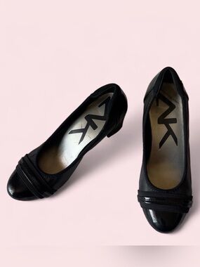 NWOT Anne Klein Sport Black Leather Block Heel with Patent Trim Size 9